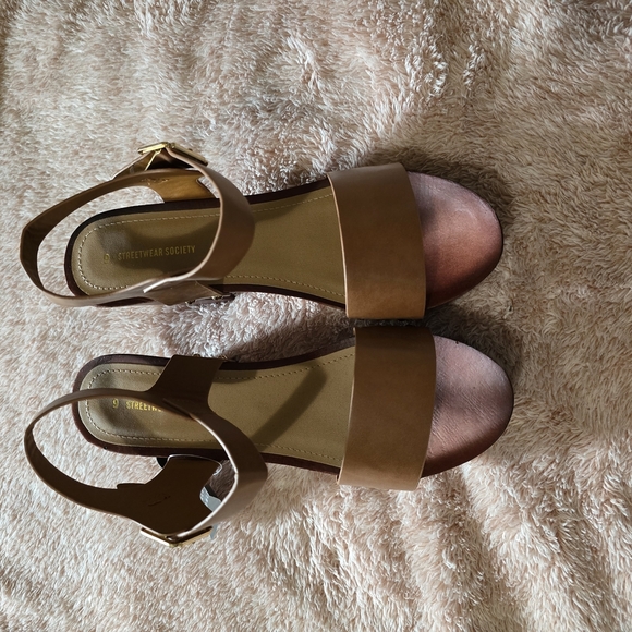 Streetwear Society Tan Brown Platform Sandals with Adjustable Straps - Picture 3 of 3